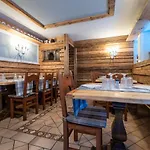 Hotel Cristallo 2*