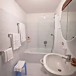Hotel Cristallo 2*