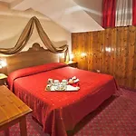 Hotel Cristallo 2*