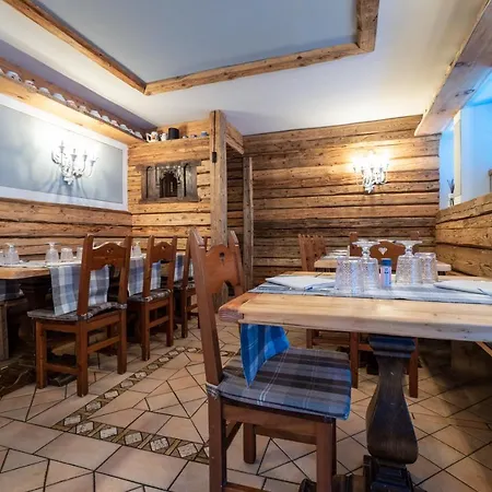 Hotel Cristallo 2*