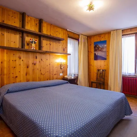 Szálloda Cristallo Courmayeur
