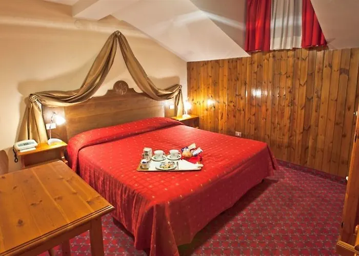 Hotel Cristallo 2*